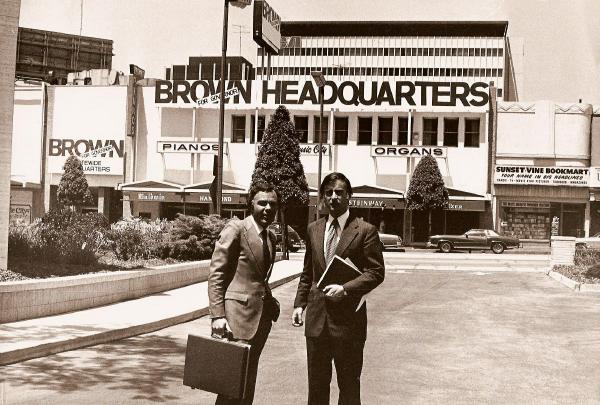 images/usa/cb avec jerry brown.jpg